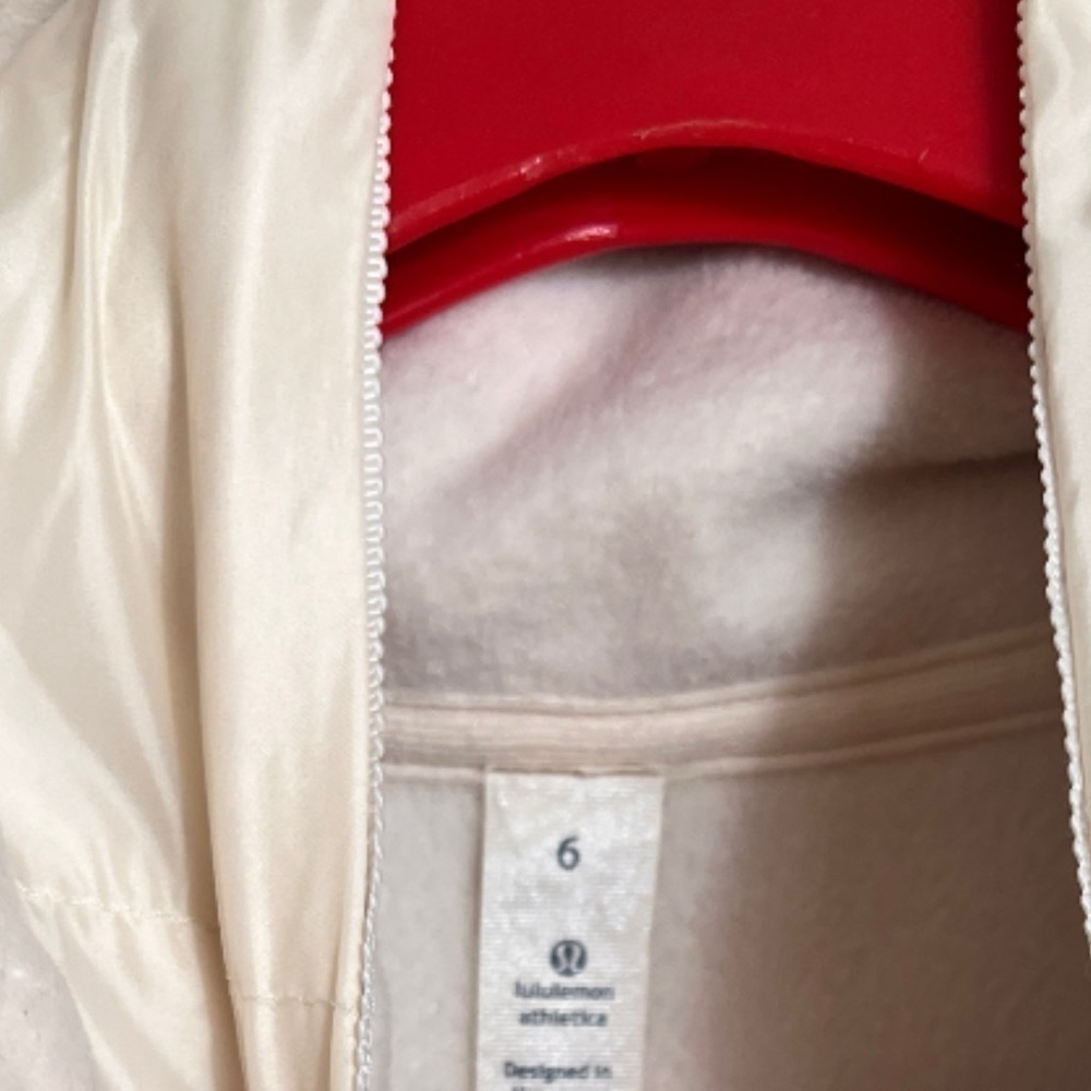 Lululemon Winter Jacket - Picture 5 of 6